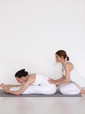 Paschimottanasana Paschimottanasana_Dr Bakos Judit Eszter
