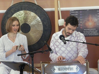 Szakrális énekek, zenés meditációk - jóga tábor Szakrális énekek, zenés meditációk - jóga tábor